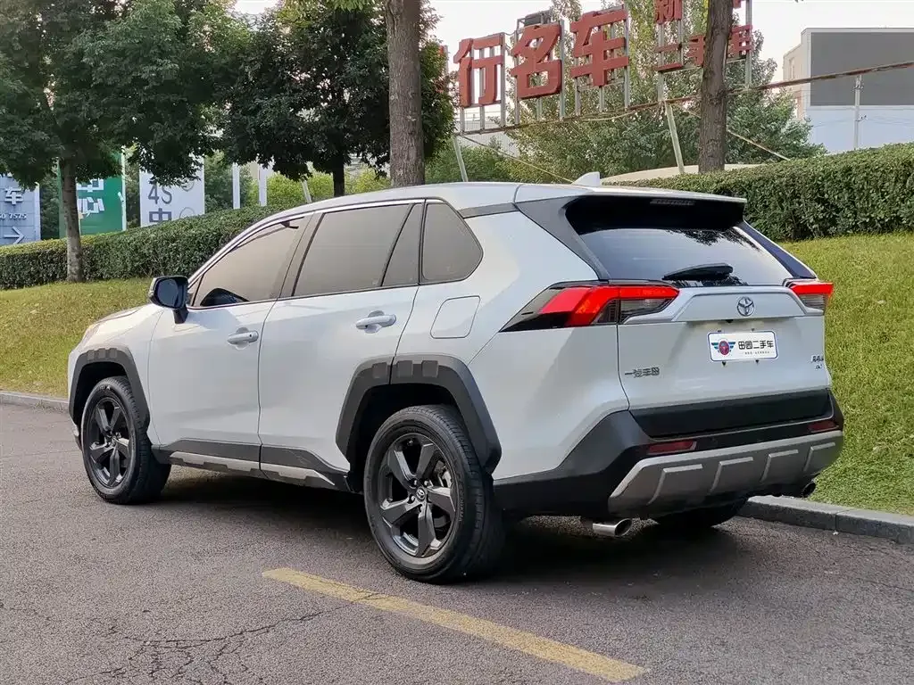 Toyota RAV4 2022 из CN, фото 4