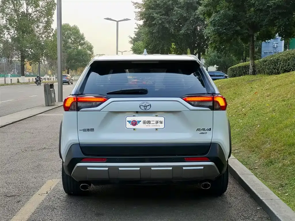 Toyota RAV4 2022 из CN, фото 5