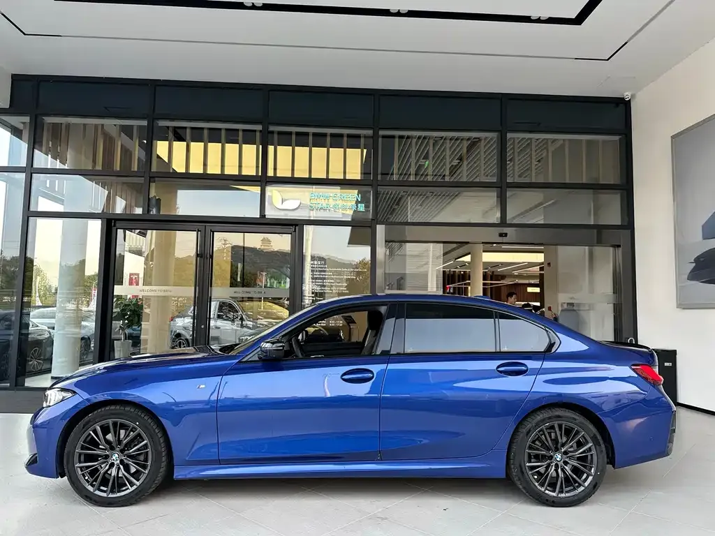 BMW 3 Series 2023 из CN, фото 2