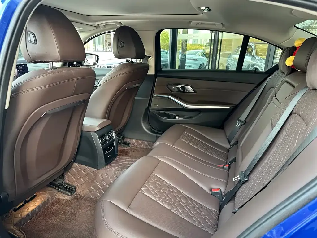 BMW 3 Series 2023 из CN, фото 8
