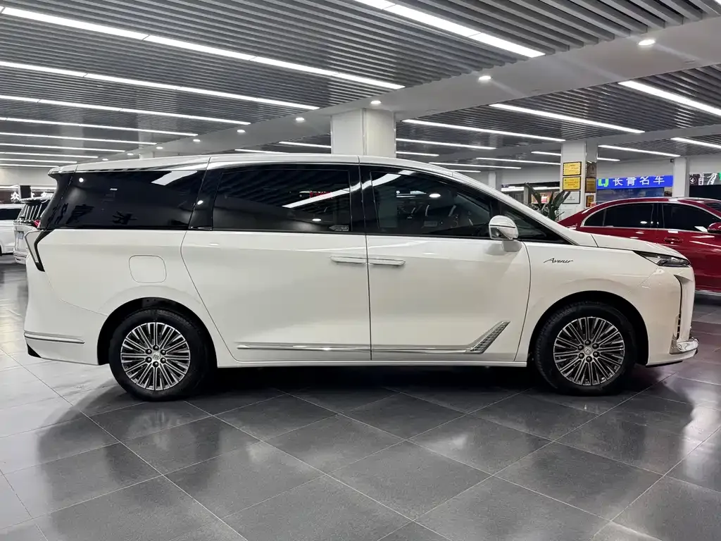 Buick GL8 Hybrid 2024 из CN, фото 3