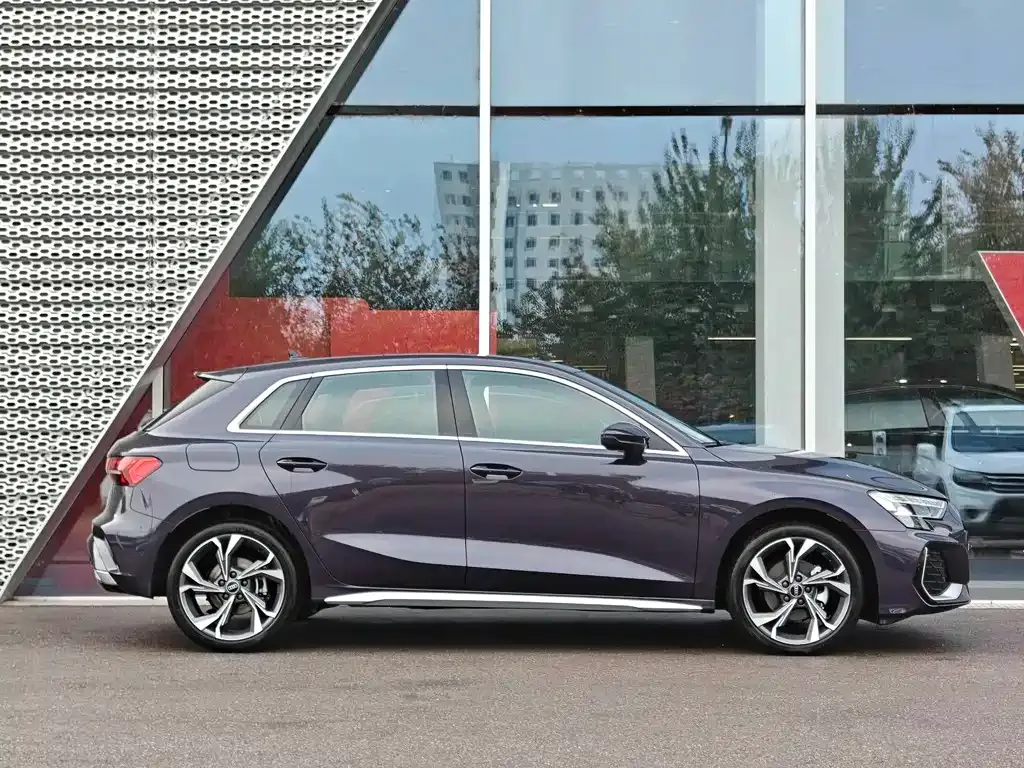 Audi A3 2024 из CN, фото 3