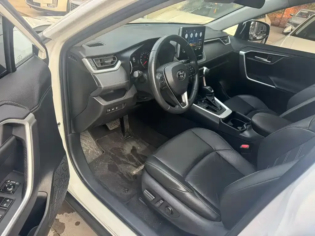 Toyota Wildlander 2022 из CN, фото 4