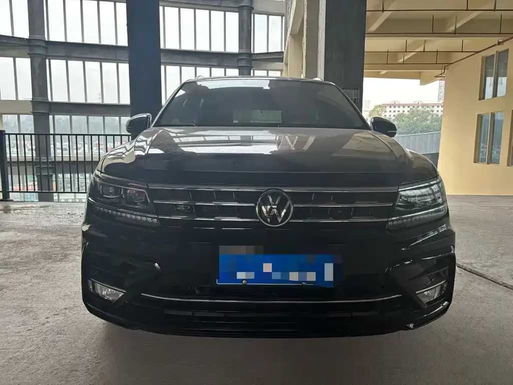 Volkswagen Tiguan L 2021 из CN, фото 2