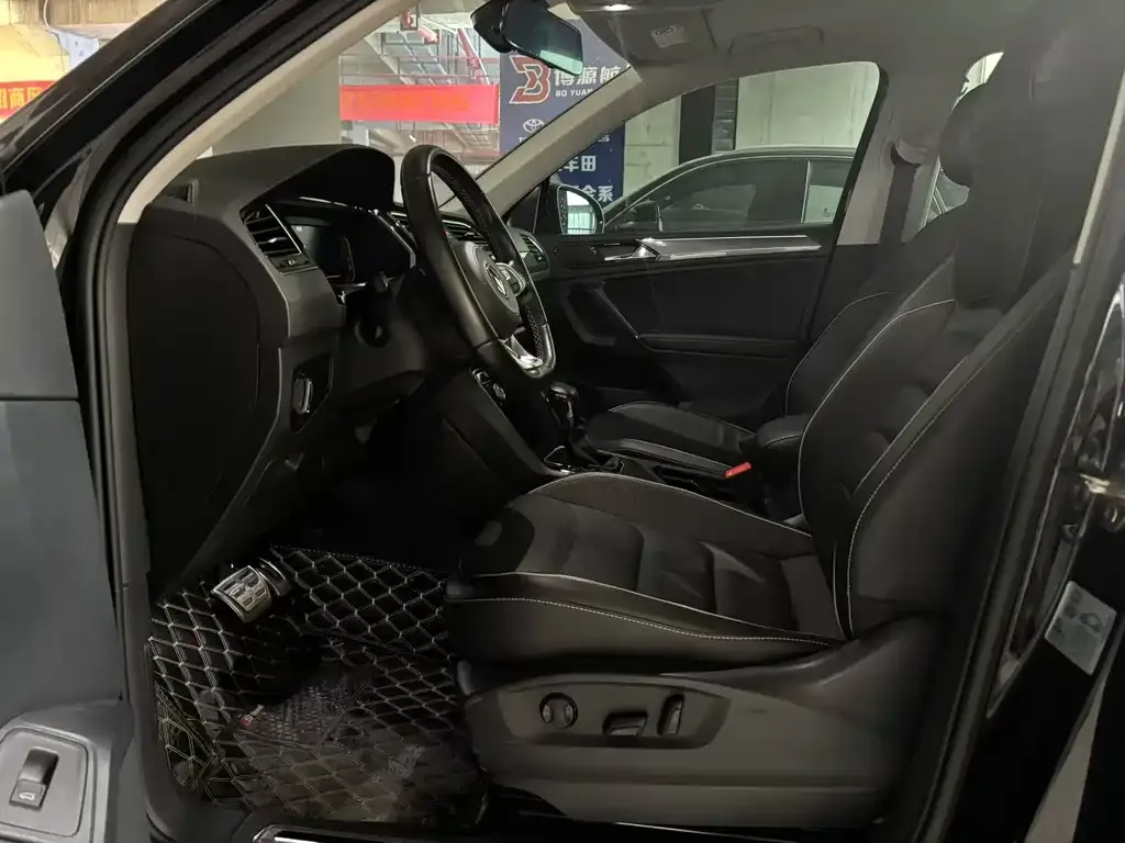 Volkswagen Tiguan L 2021 из CN, фото 4