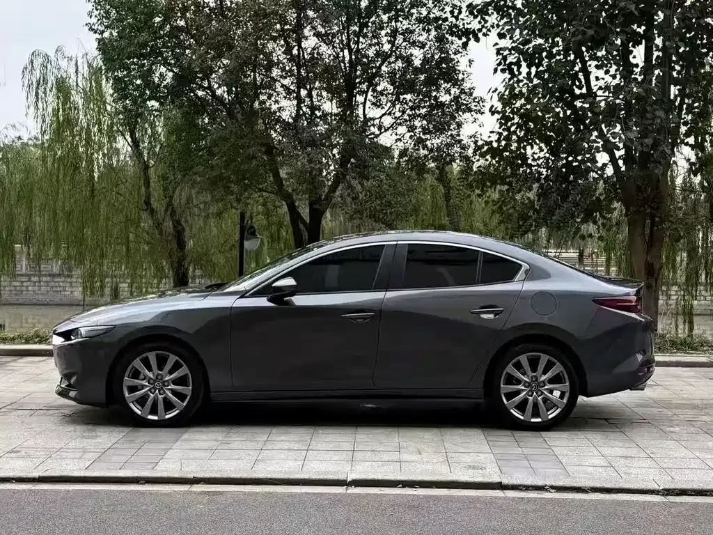 Mazda 3 Axela 2023 из CN, фото 2