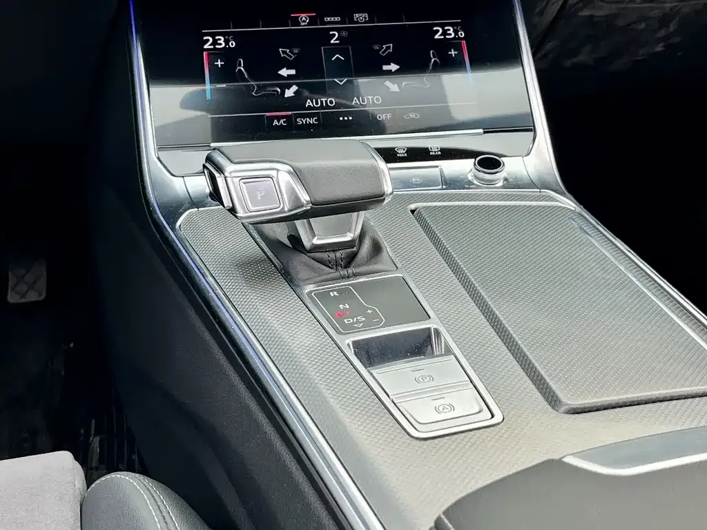 Audi A6L 2025 из CN, фото 9