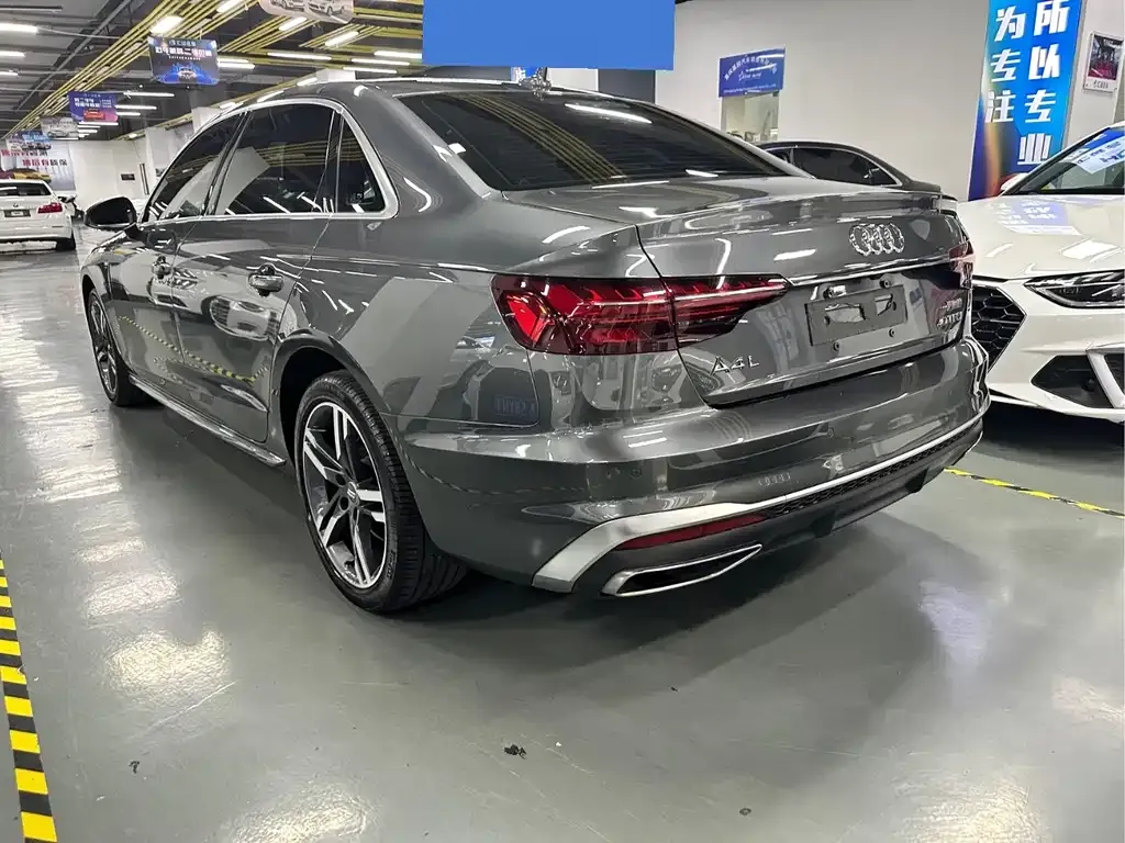 Audi A4L 2021 из CN, фото 6