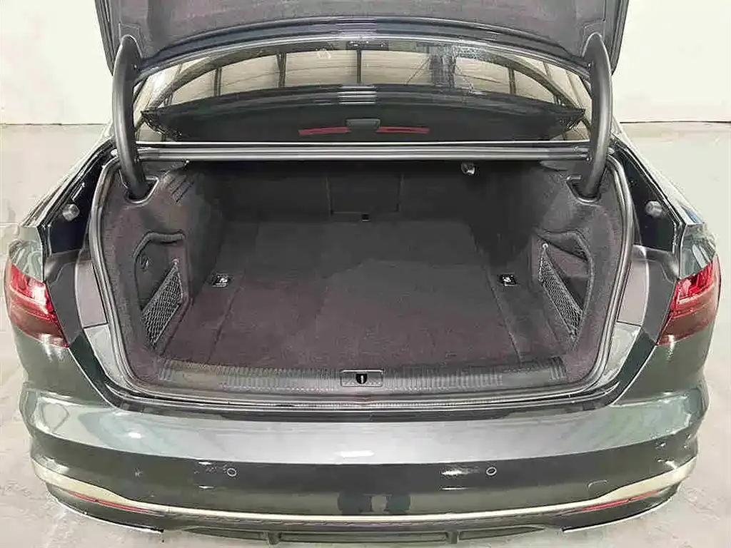 Audi A4L 2025 из CN, фото 6