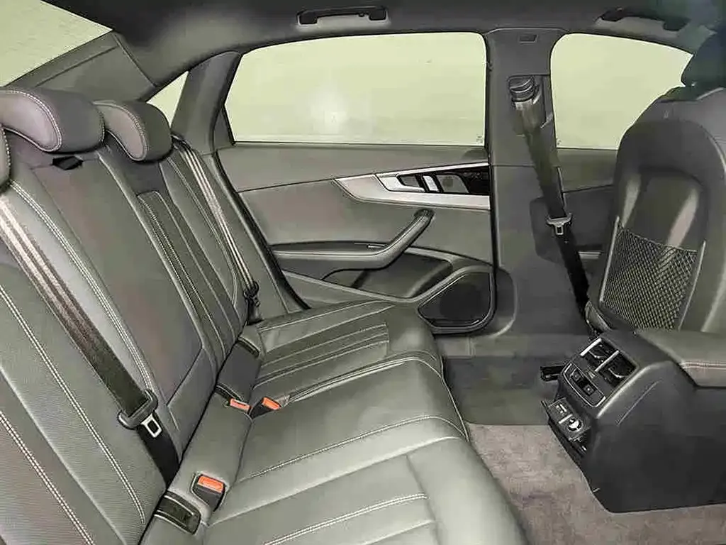 Audi A4L 2025 из CN, фото 7