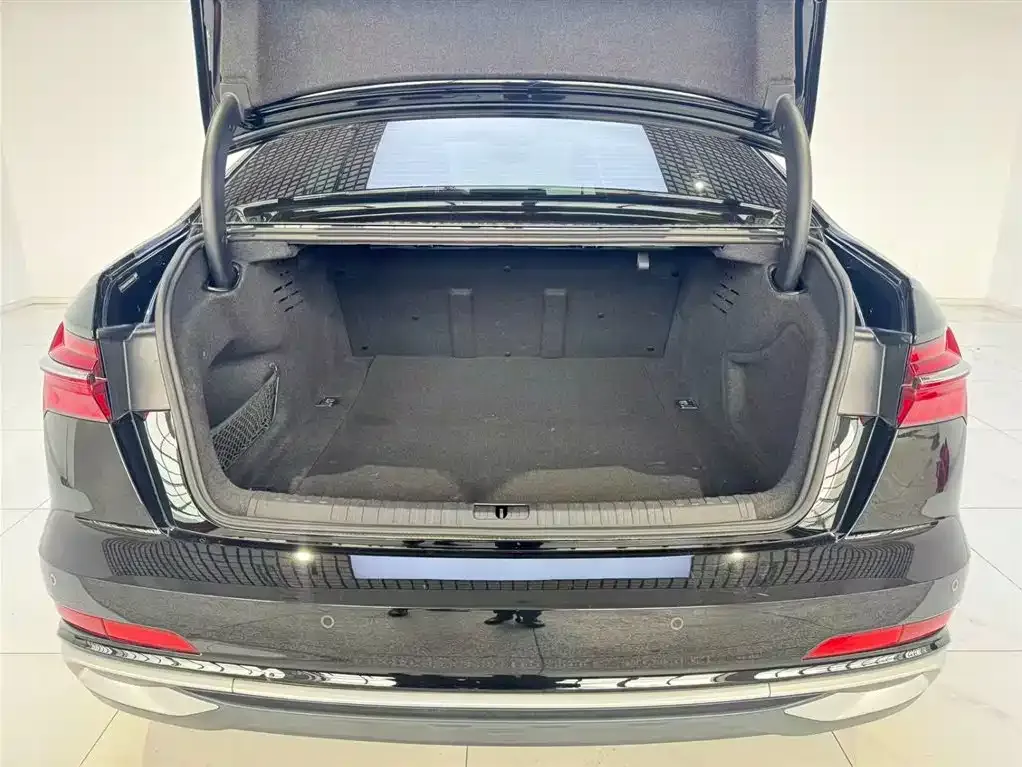 Audi A6L 2023 из CN, фото 6