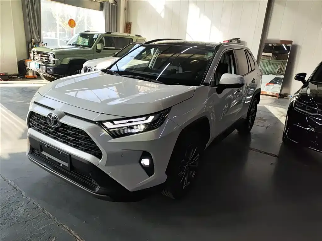 Toyota RAV4 2024 из CN, фото 2