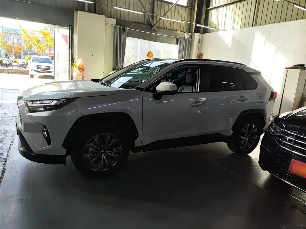 Toyota RAV4 2024 из CN, фото 5