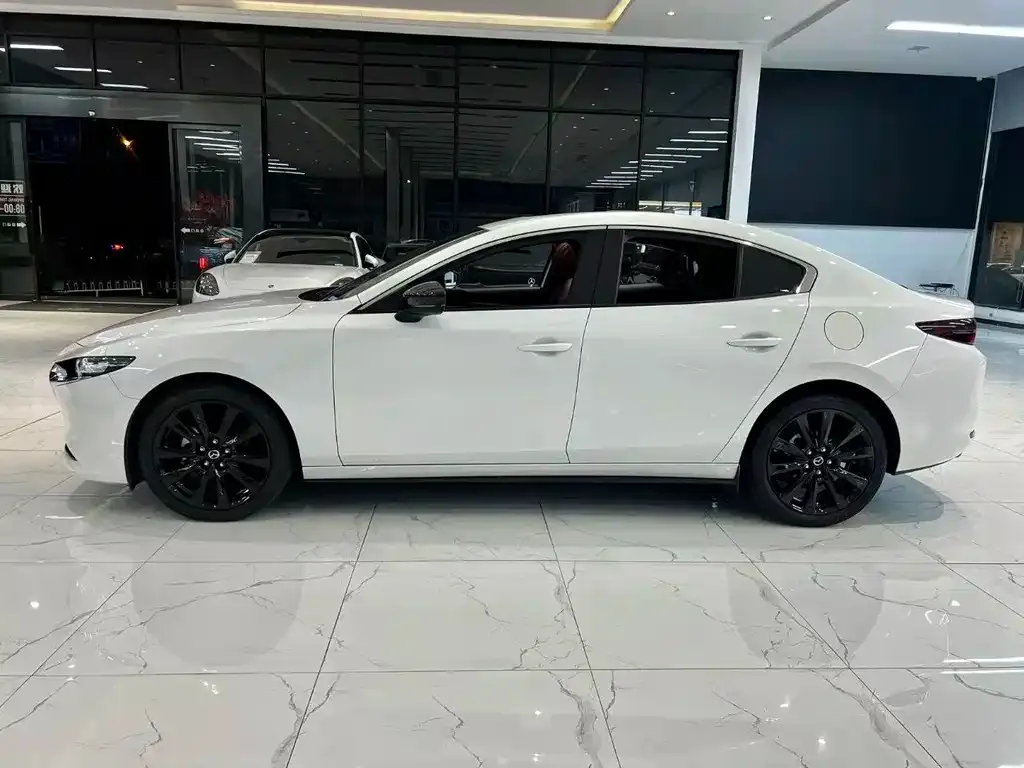 Mazda 3 Axela 2022 из CN, фото 3