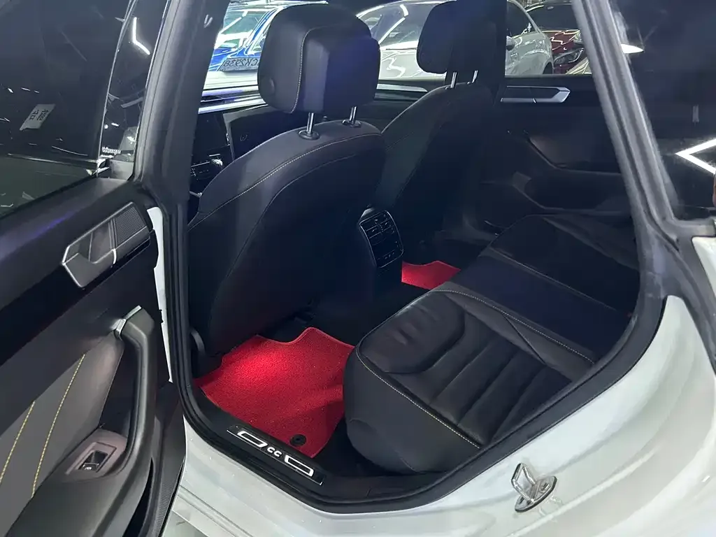 Volkswagen CC 2022 из CN, фото 5