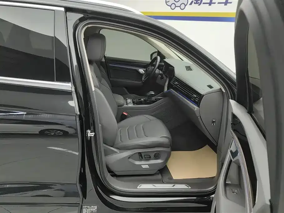 Volkswagen Touareg 2024 из CN, фото 8