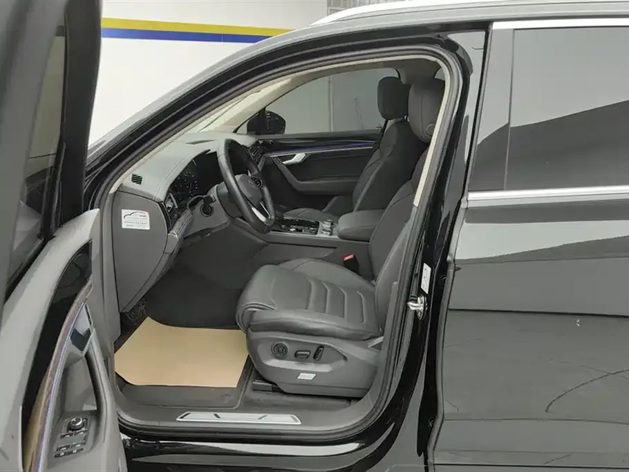 Volkswagen Touareg 2024 из CN, фото 9