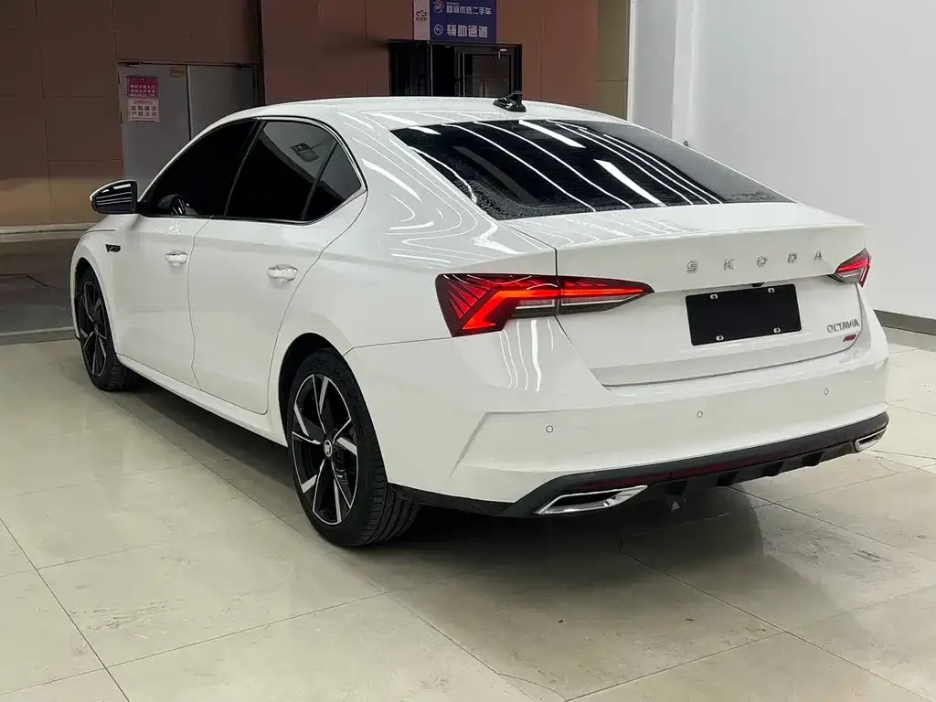 Skoda Octavia 2022 из CN, фото 3