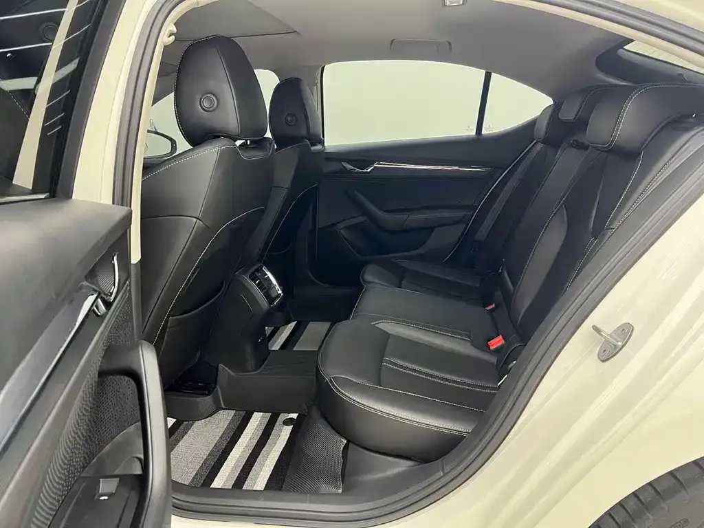 Skoda Octavia 2022 из CN, фото 7