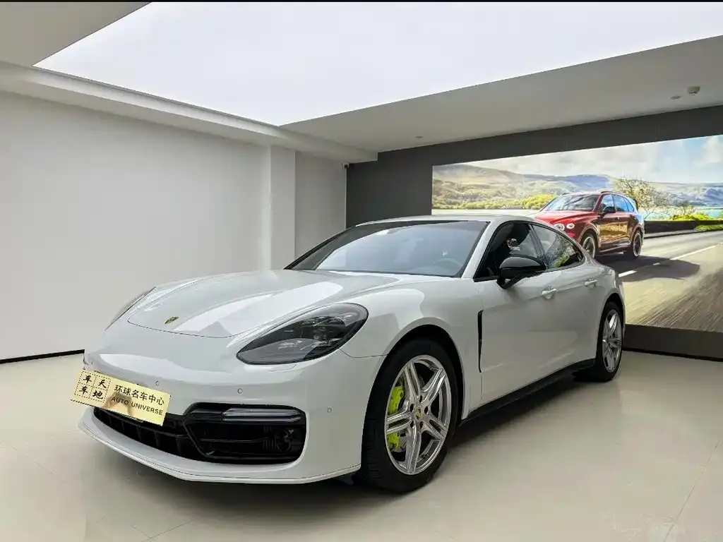 Porsche Panamera Hybrid — фото 1