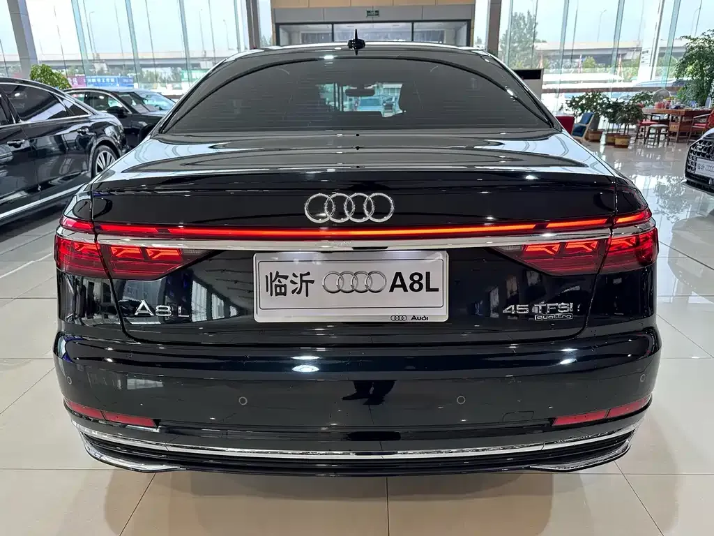 Audi A8 2023 из CN, фото 3