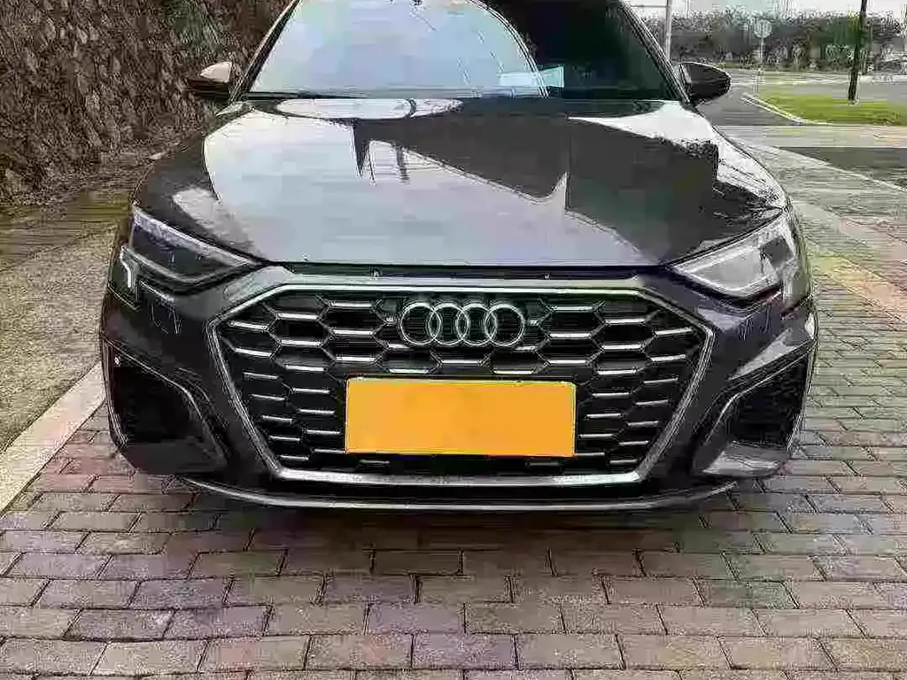 Audi A3 2023 из CN, фото 2