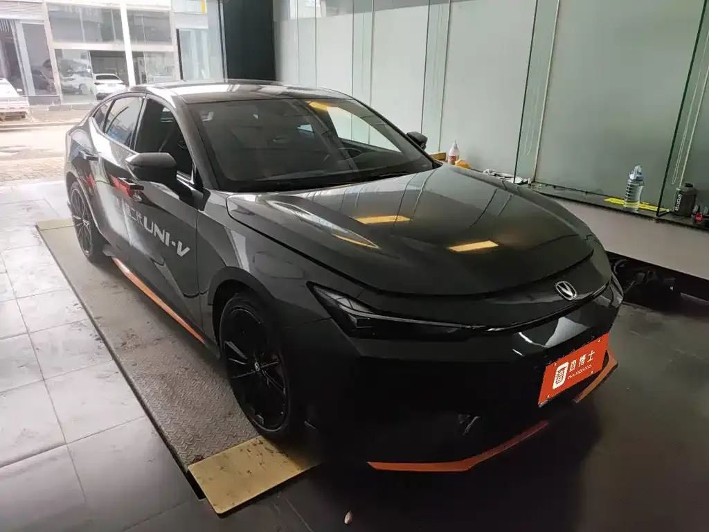 Changan UNI-V 2024 из CN, фото 2