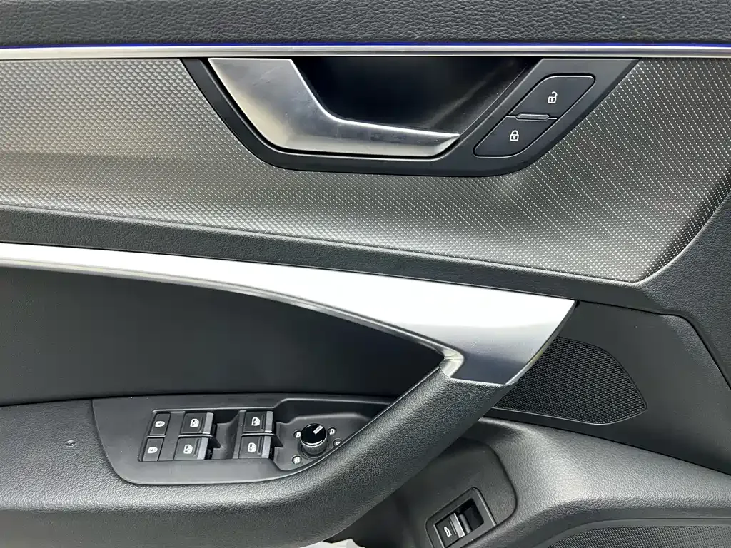 Audi A6L 2021 из CN, фото 5