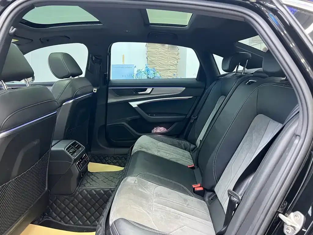 Audi A6L 2021 из CN, фото 9