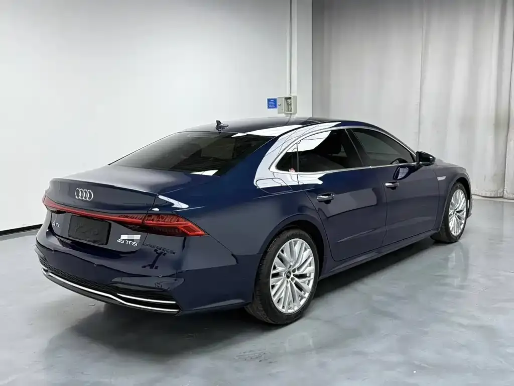 Audi A7L 2023 из CN, фото 7