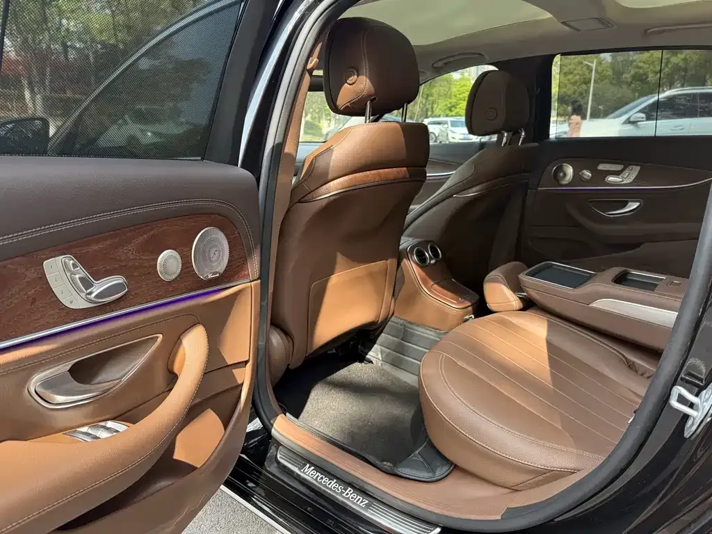 Mercedes-Benz E-Class 2023 из CN, фото 5