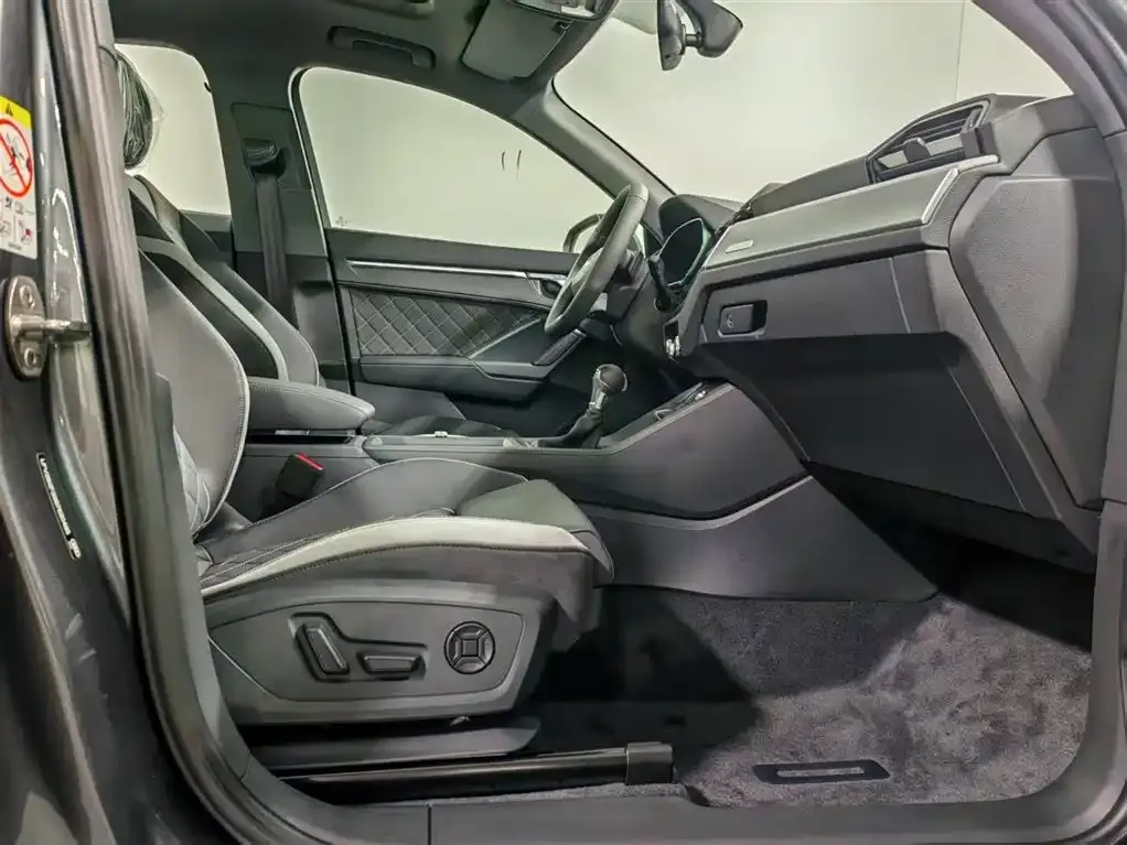 Audi Q3 2025 из CN, фото 7