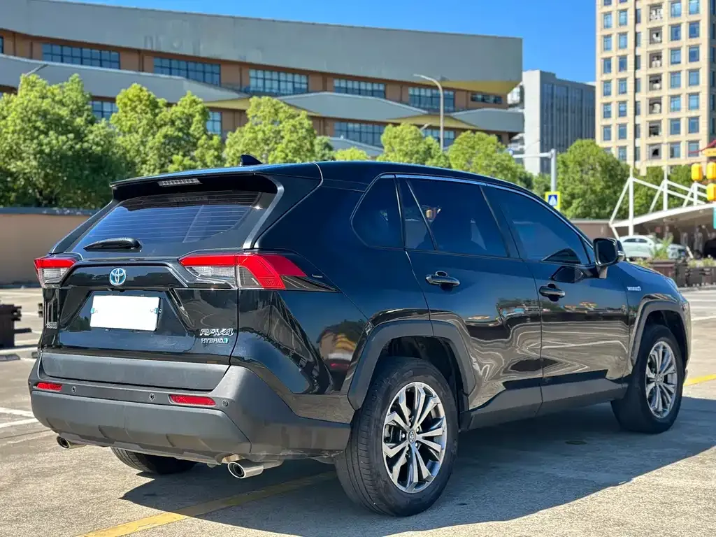 Toyota RAV4 2024 из CN, фото 5