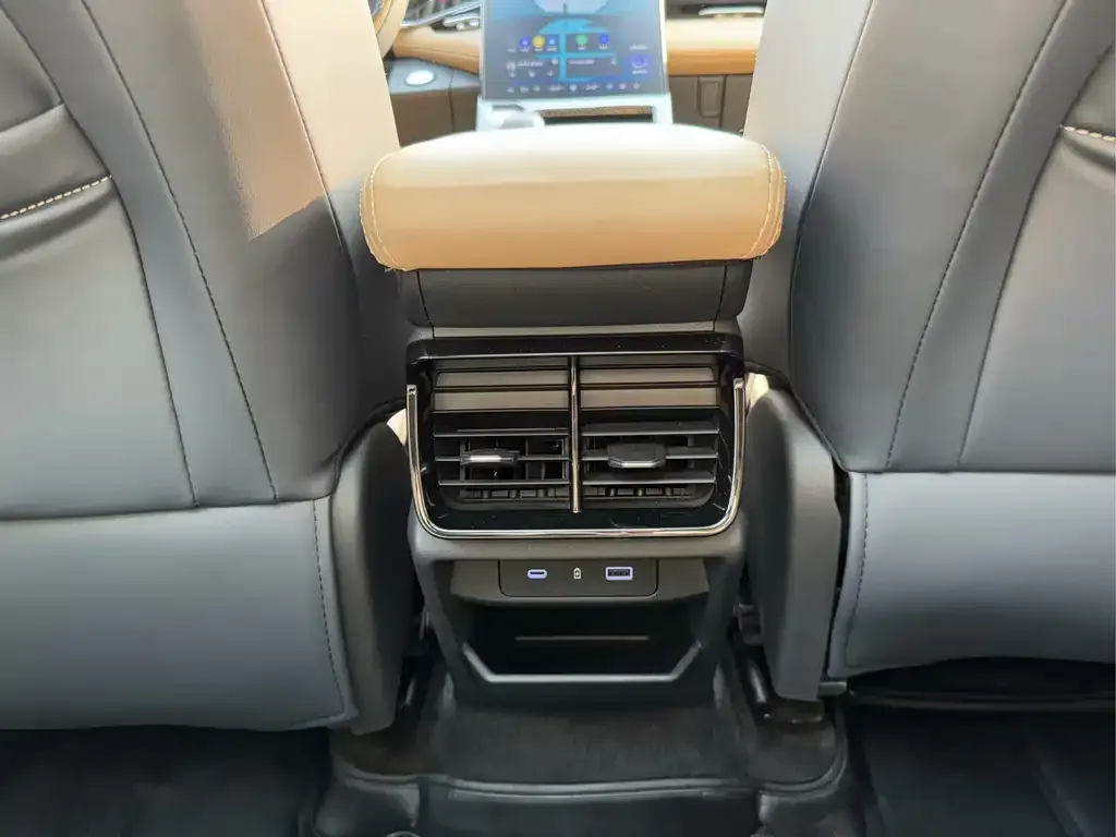 Geely Boyue L 2024 из CN, фото 10