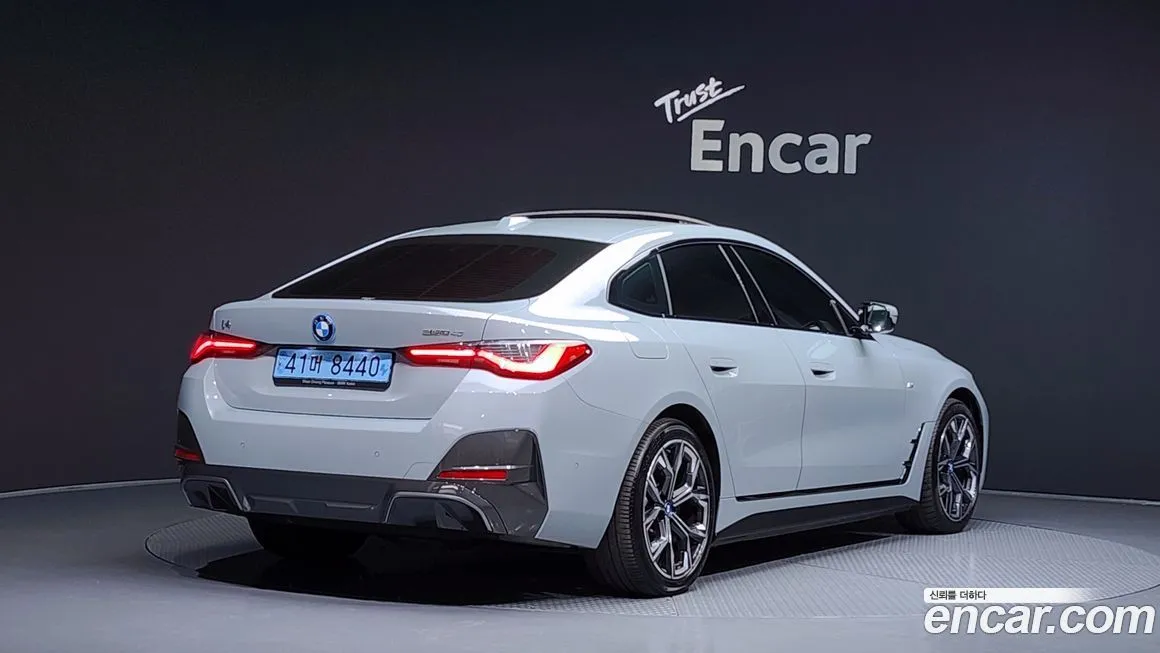 BMW i4 2022 из KR, фото 2
