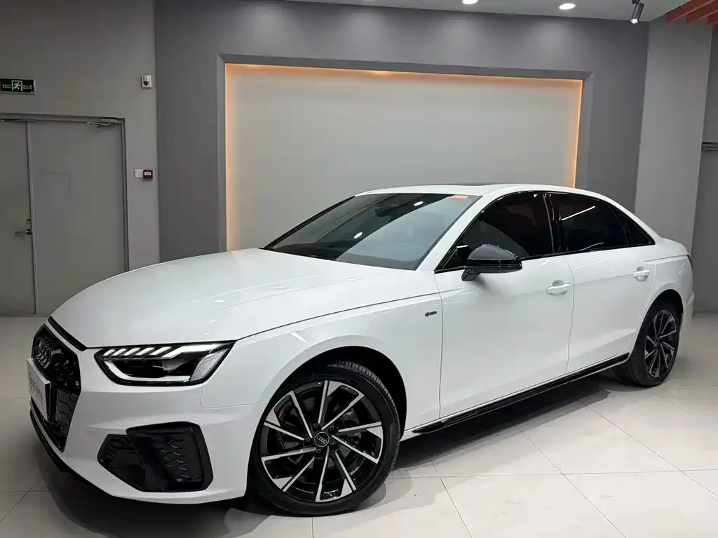 Audi A4L 2023 из CN, фото 1