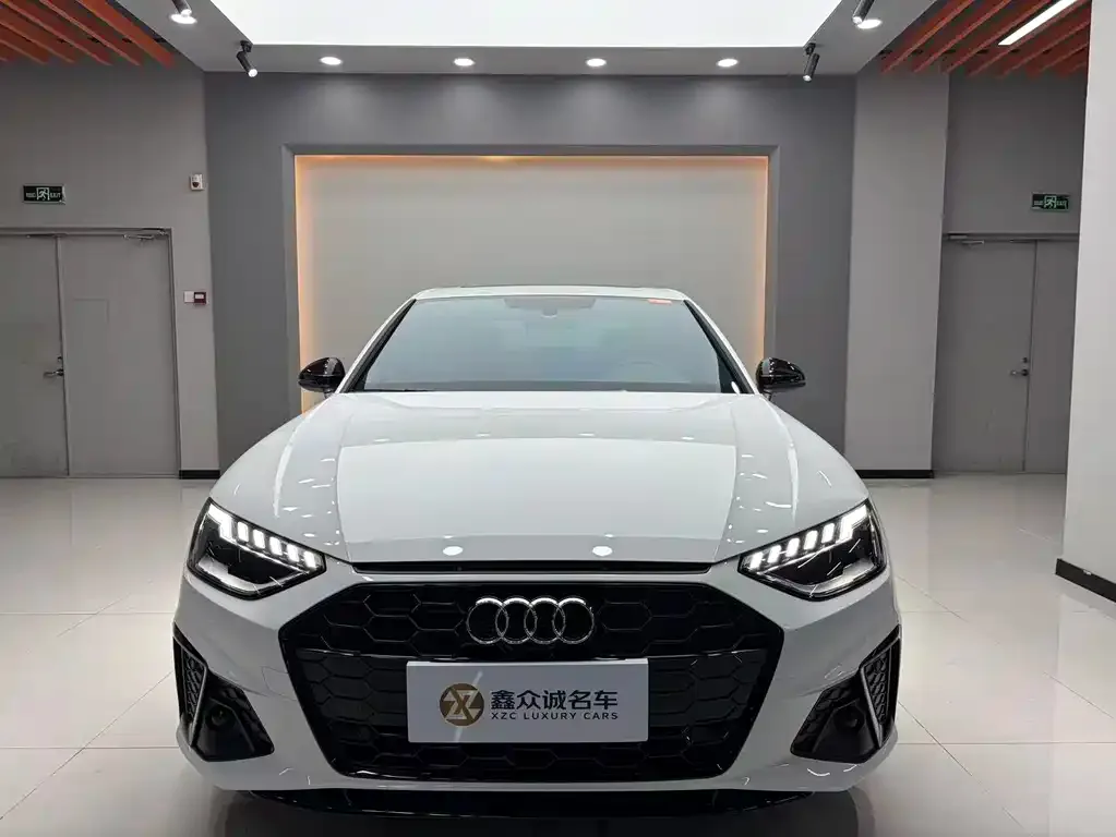 Audi A4L 2023 из CN, фото 2