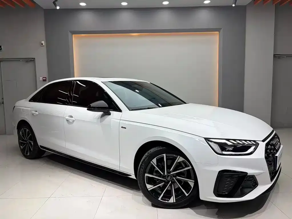 Audi A4L 2023 из CN, фото 3