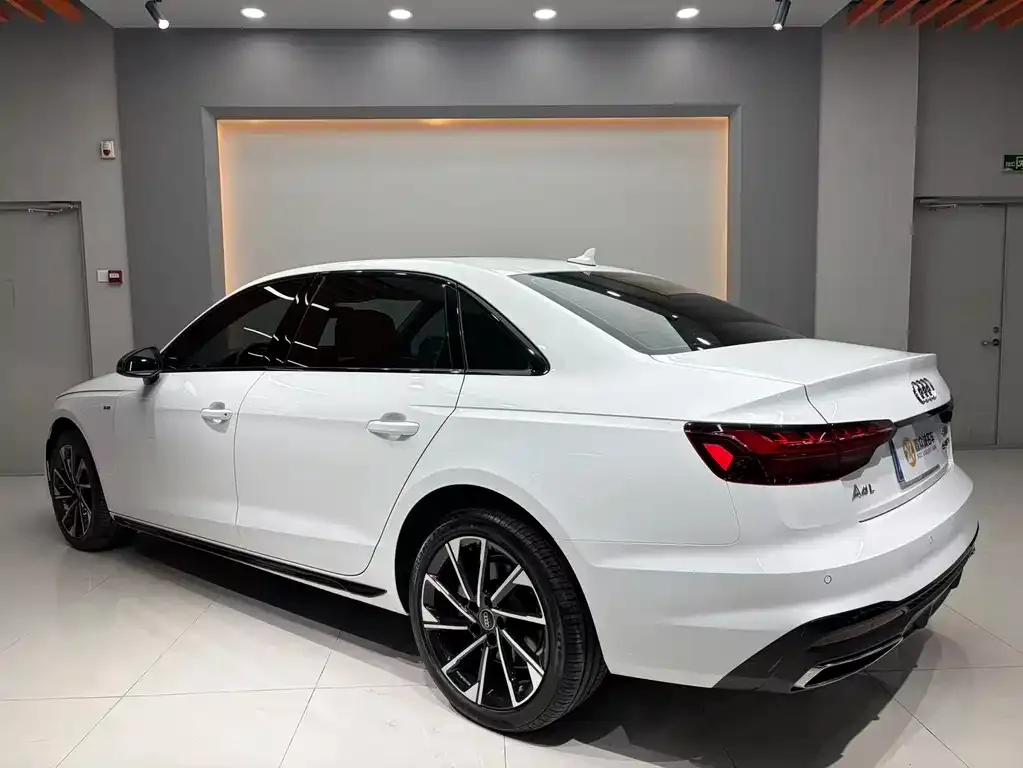 Audi A4L 2023 из CN, фото 6