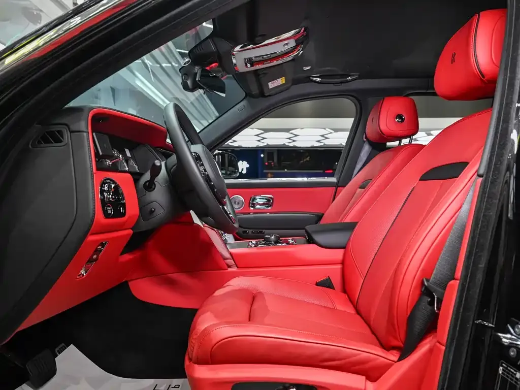 Rolls-Royce Cullinan 2023 из CN, фото 10