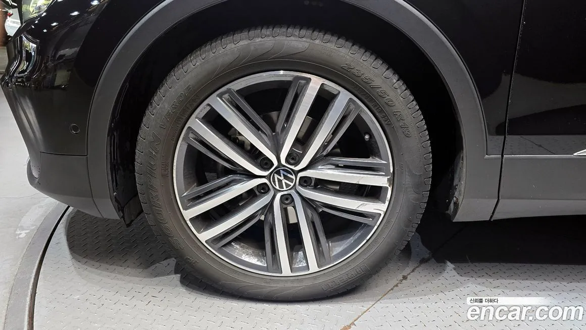 Volkswagen Tiguan — фото 5