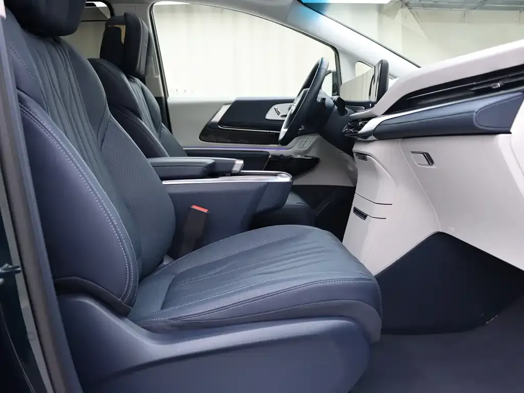Buick Century 2023 из CN, фото 7