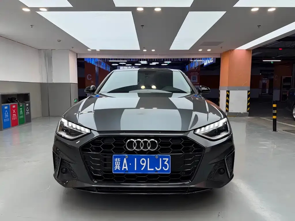 Audi A4L 2022 из CN, фото 2