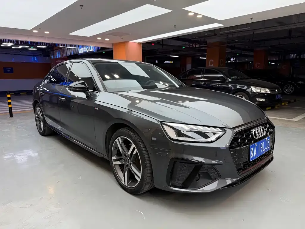 Audi A4L 2022 из CN, фото 3