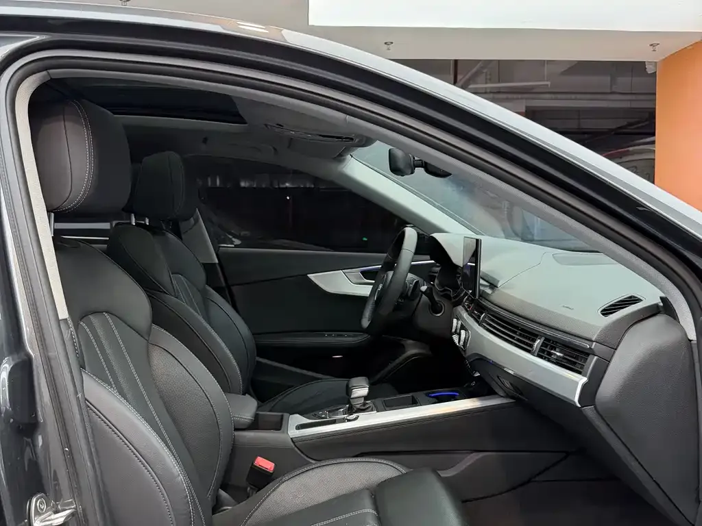 Audi A4L 2022 из CN, фото 5
