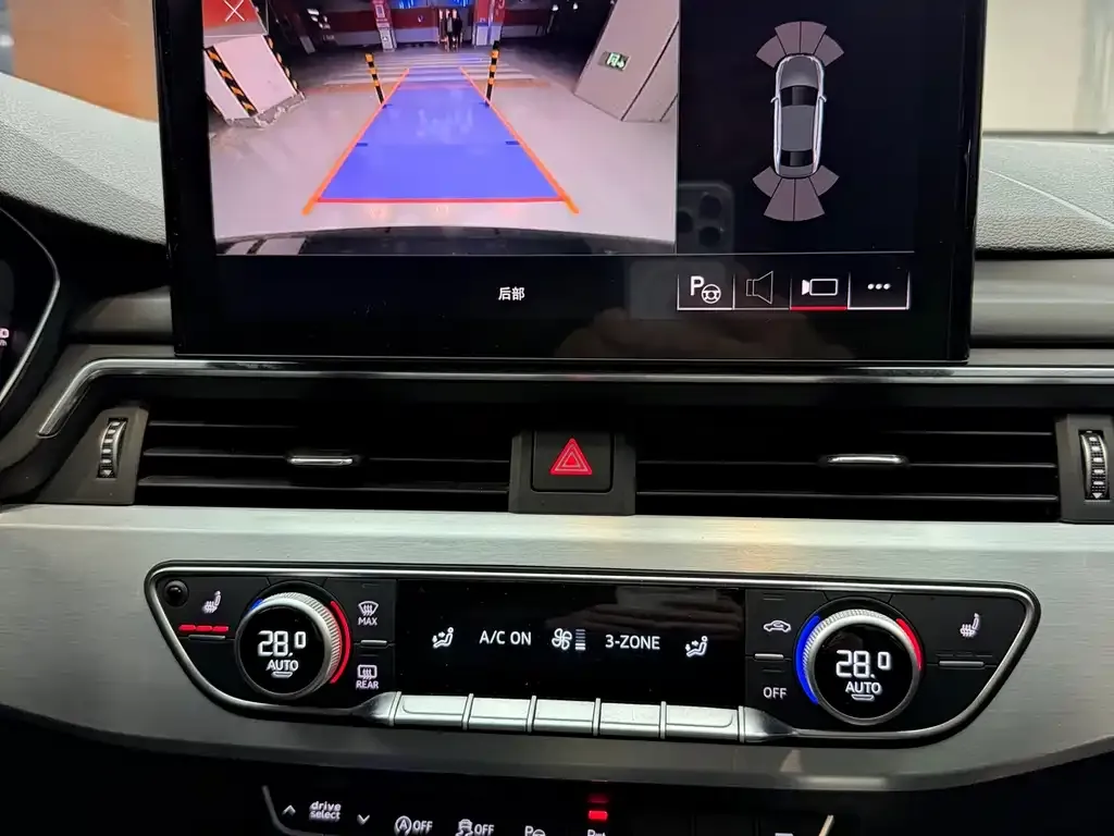 Audi A4L 2022 из CN, фото 8