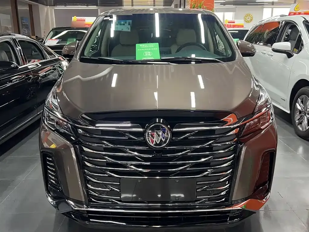 Buick GL8 2024 из CN, фото 3