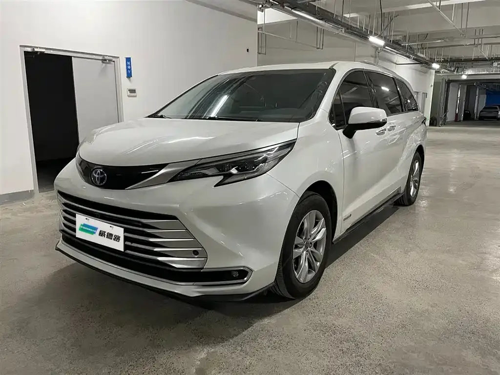 Toyota Sienna 2022 из CN, фото 1