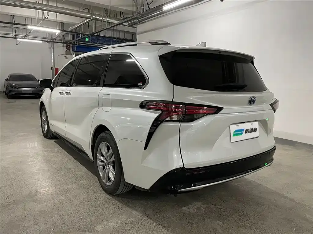 Toyota Sienna 2022 из CN, фото 4