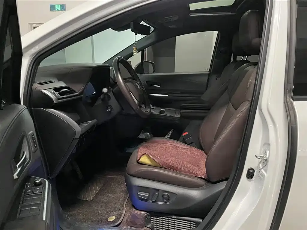 Toyota Sienna 2022 из CN, фото 8